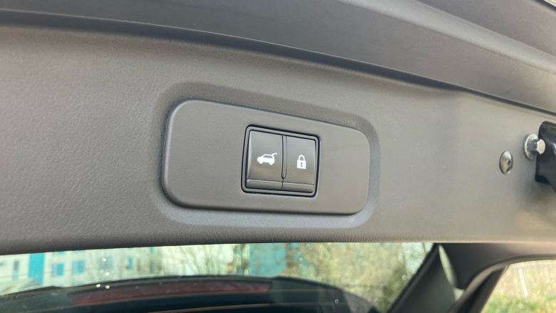 Nissan Qashqai 1.3 DiG-T MH 158 Tekna 5dr Xtronic Petrol Hatchback